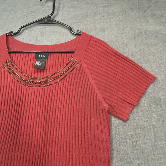 RQT Ribbed Maroon Knit Short Sleeve Top With Chain Neckline Accent Womens XL - Picture 3 of 10